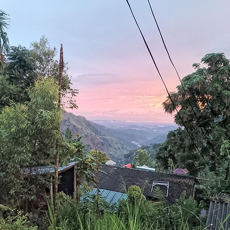Neon Sky Nest Apartment Ella Ngoại thất bức ảnh