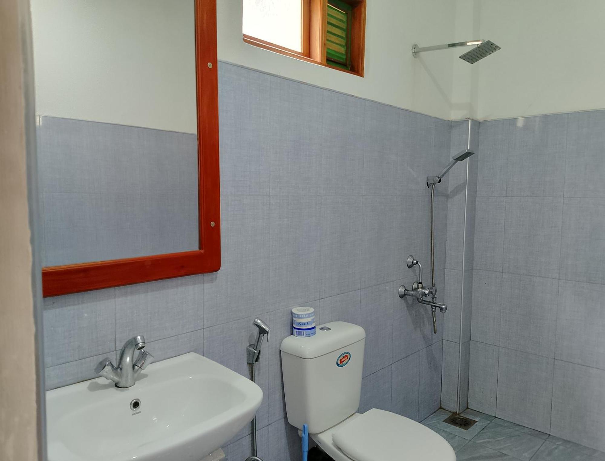 Neon Sky Nest Apartment Ella Ngoại thất bức ảnh