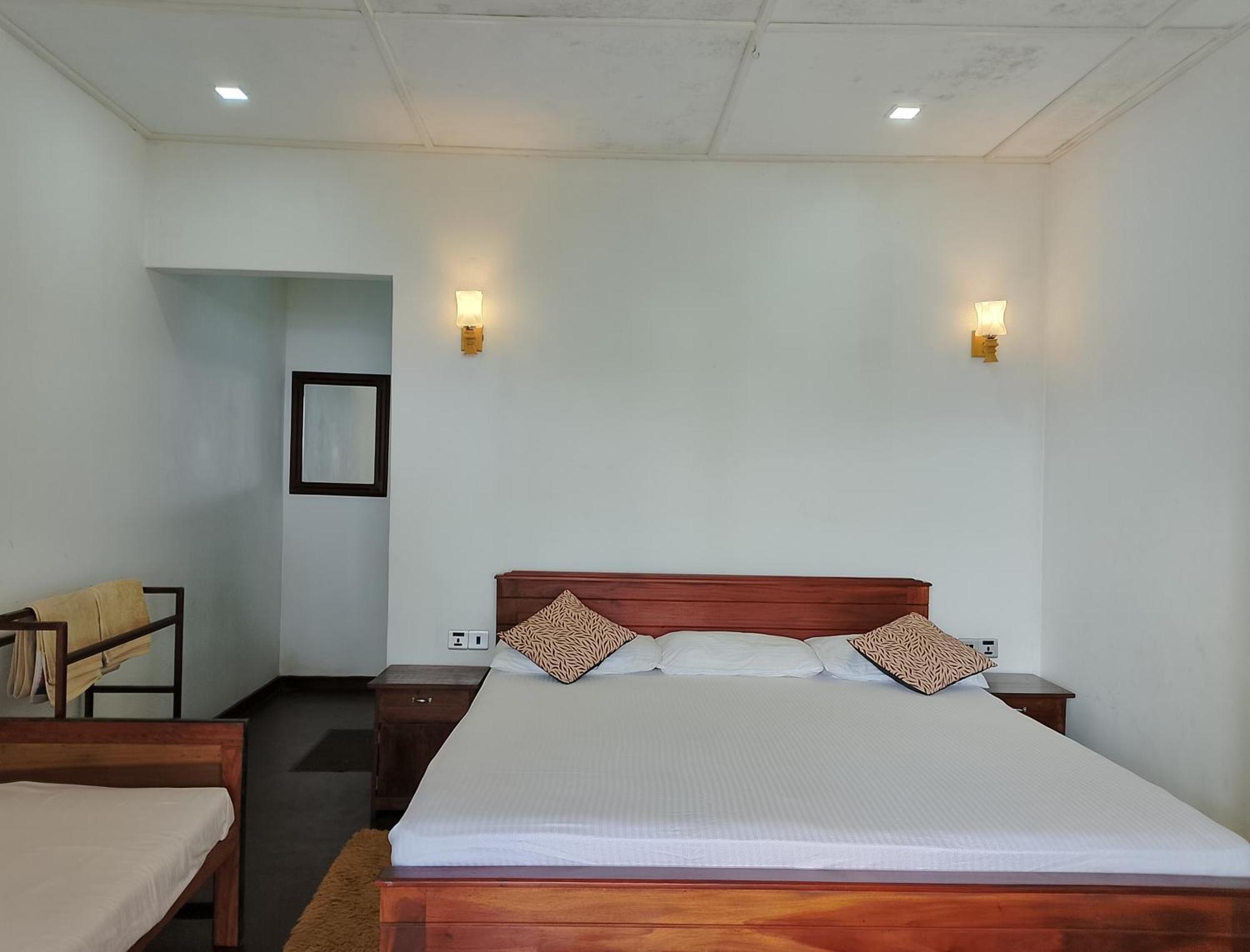 Neon Sky Nest Apartment Ella Ngoại thất bức ảnh