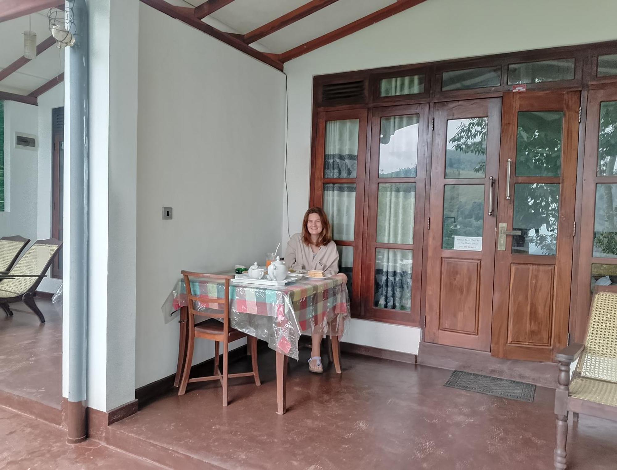 Neon Sky Nest Apartment Ella Ngoại thất bức ảnh